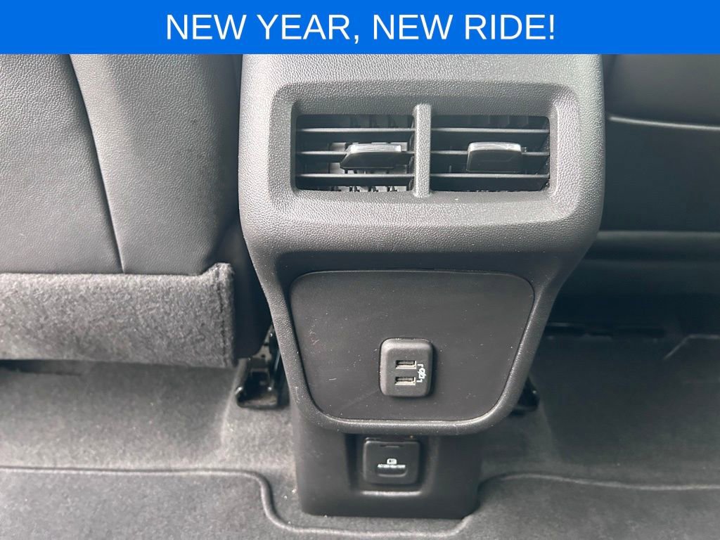 Used 2024 GMC Terrain SLT image 23