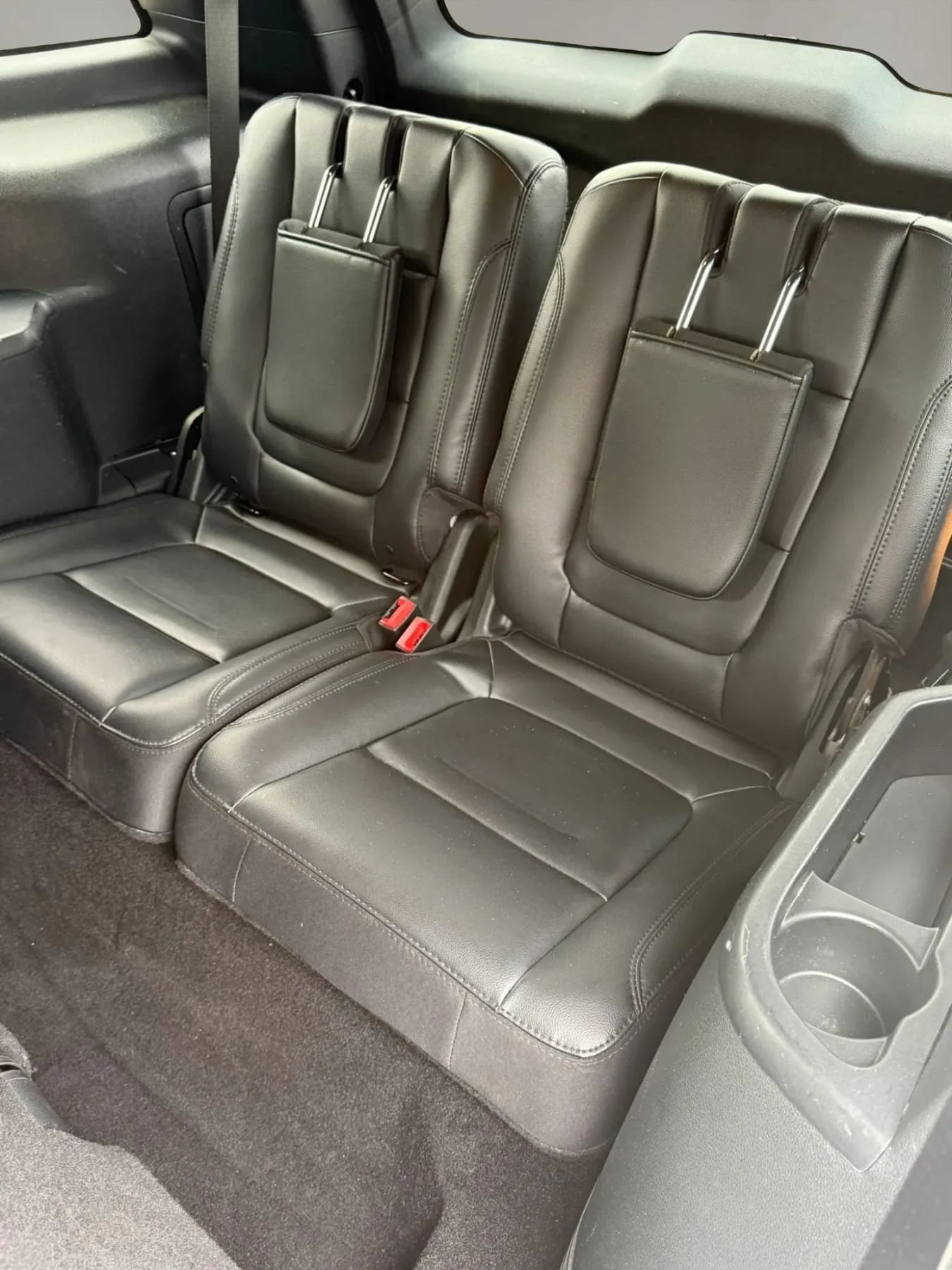 Used 2019 Ford Explorer XLT w/ Equipment Group 202A FWD image 12