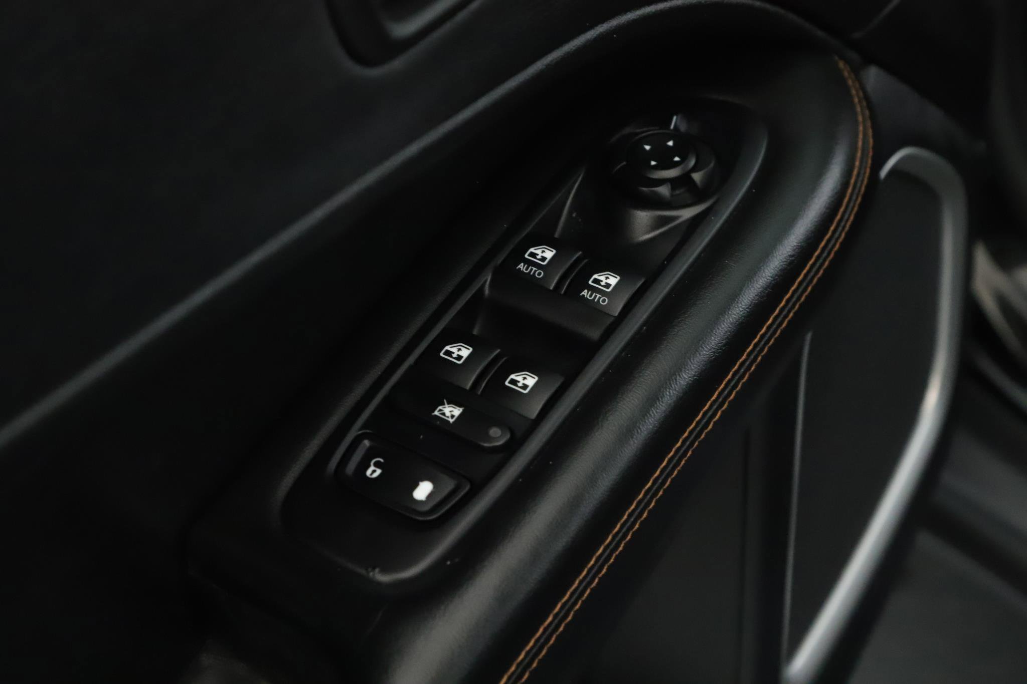 Used 2018 Jeep Compass Limited w/ Navigation Group image 7