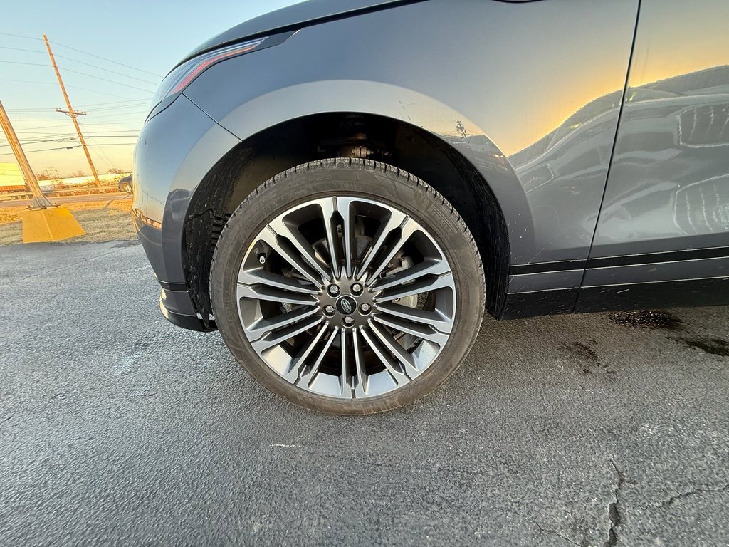 Used 2024 Land Rover Range Rover Velar Dynamic HSE image 9