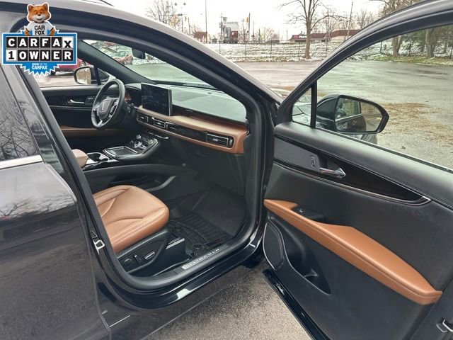 Used 2022 Lincoln Nautilus Reserve image 12