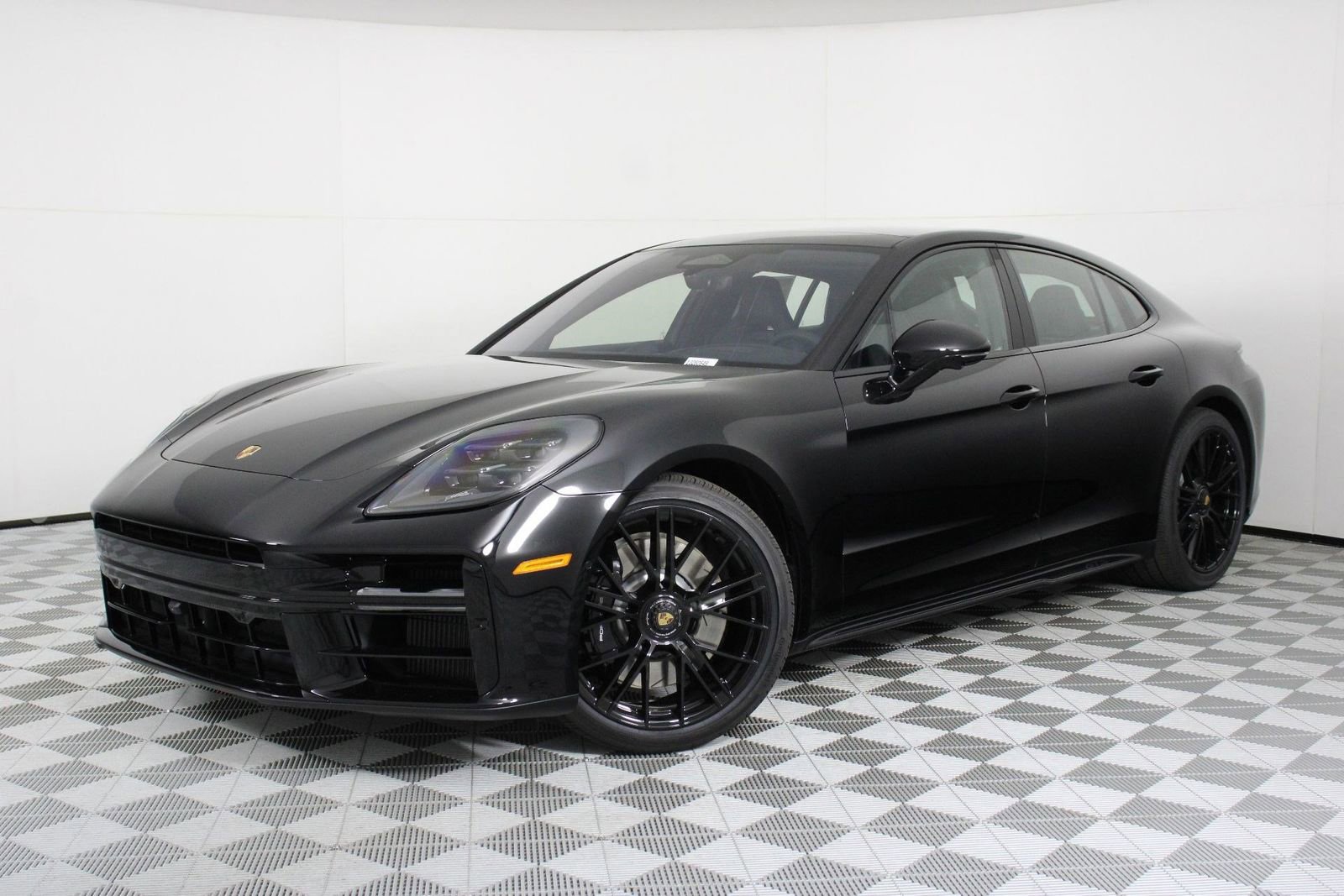 New 2026 Porsche Panamera GTS AWD/4WD image 1