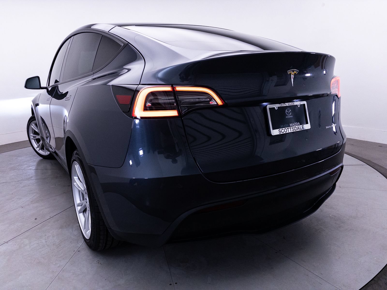 Used 2021 Tesla Model Y Long Range AWD/4WD image 9