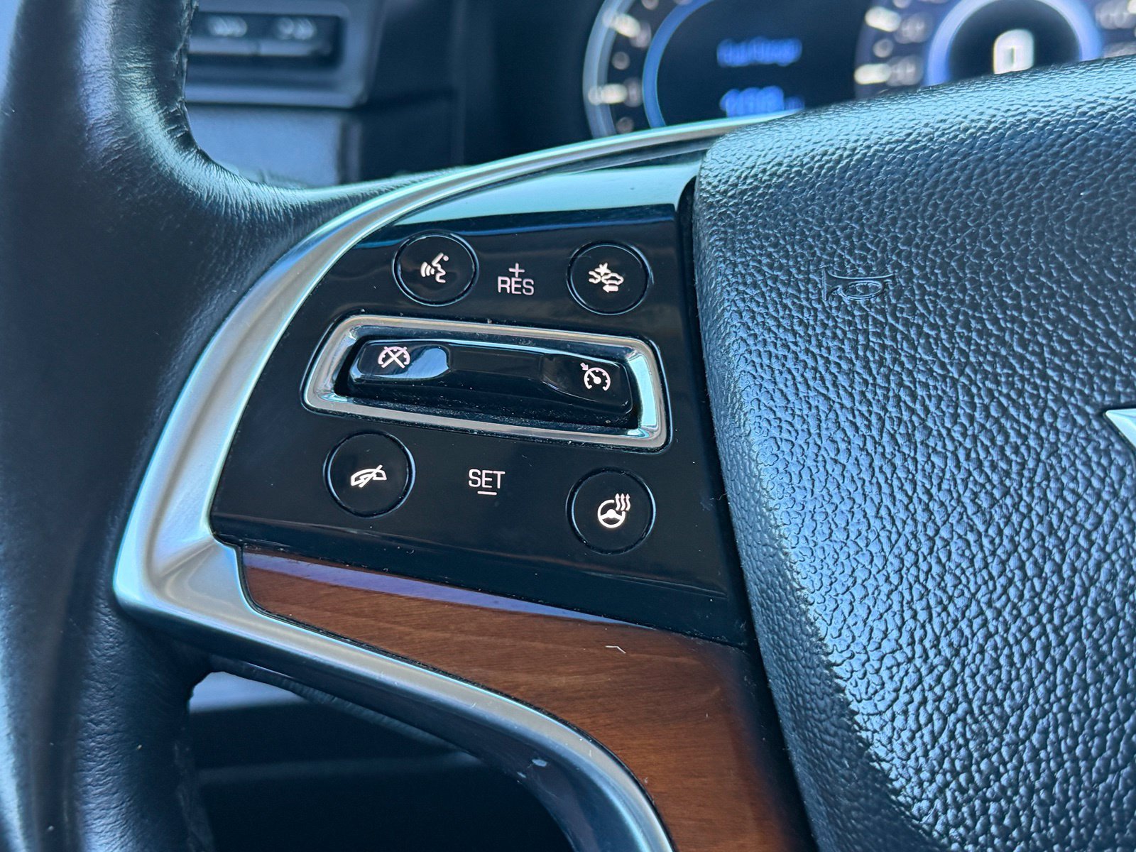 Used 2016 Cadillac Escalade Luxury AWD/4WD image 20