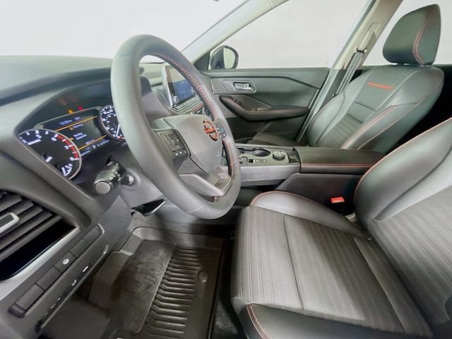 Used 2025 Nissan Rogue SV AWD/4WD image 21