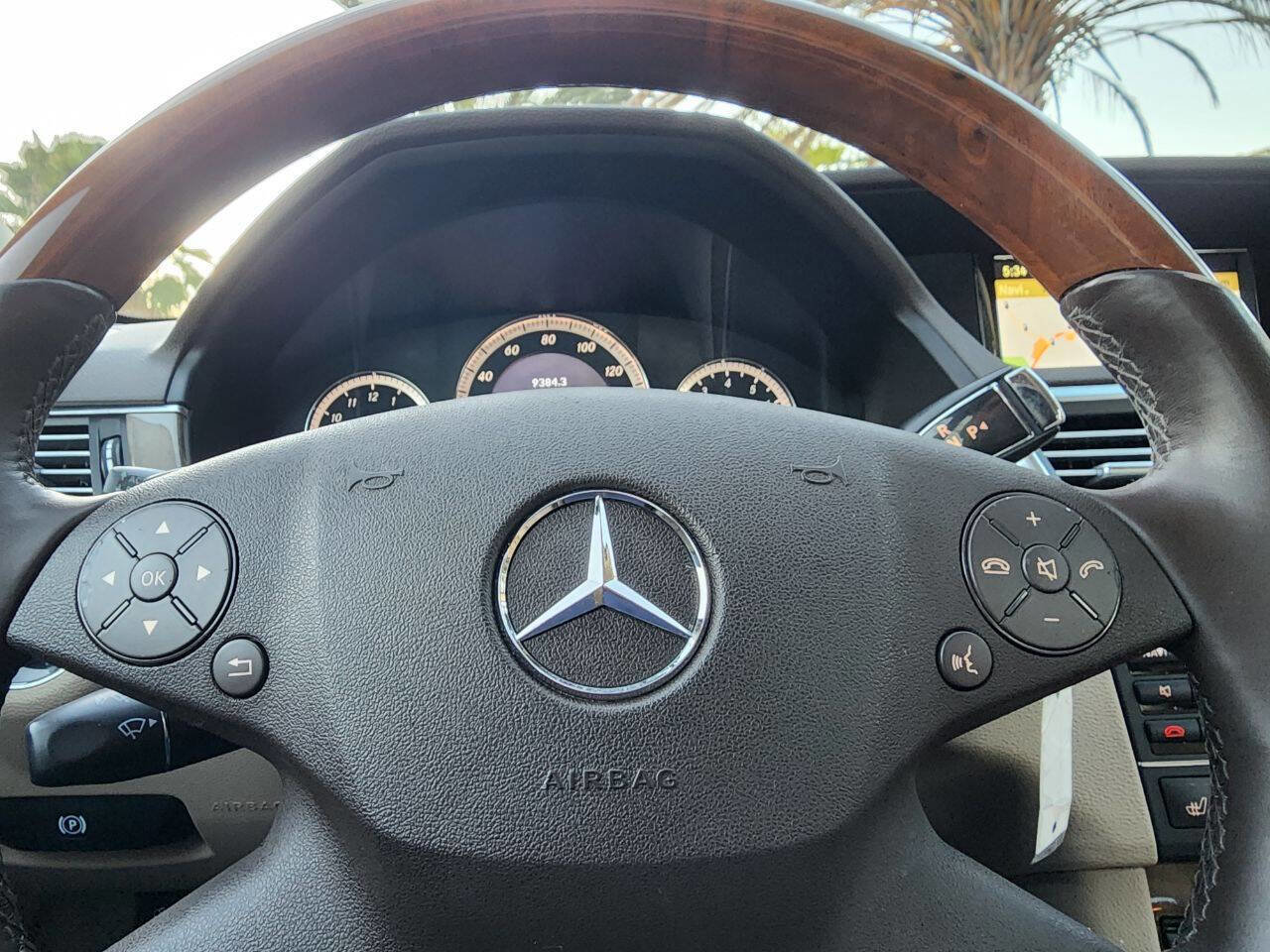 Used 2010 Mercedes-Benz E 350 Sedan image 39