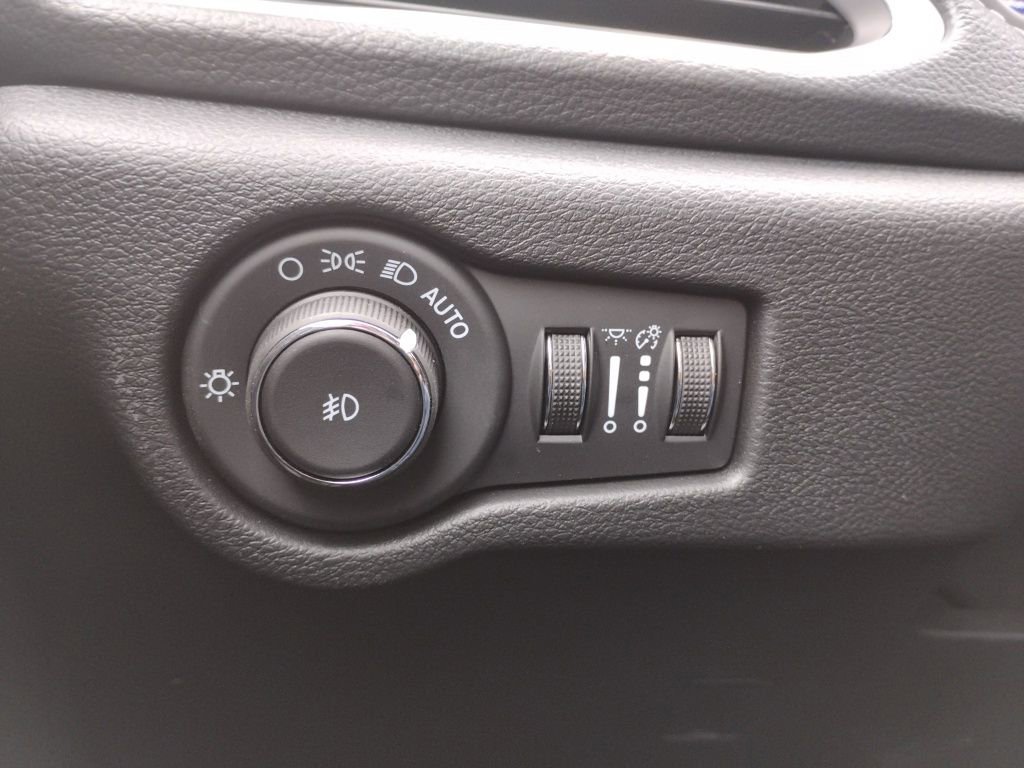 New 2026 Chrysler Pacifica Select image 41