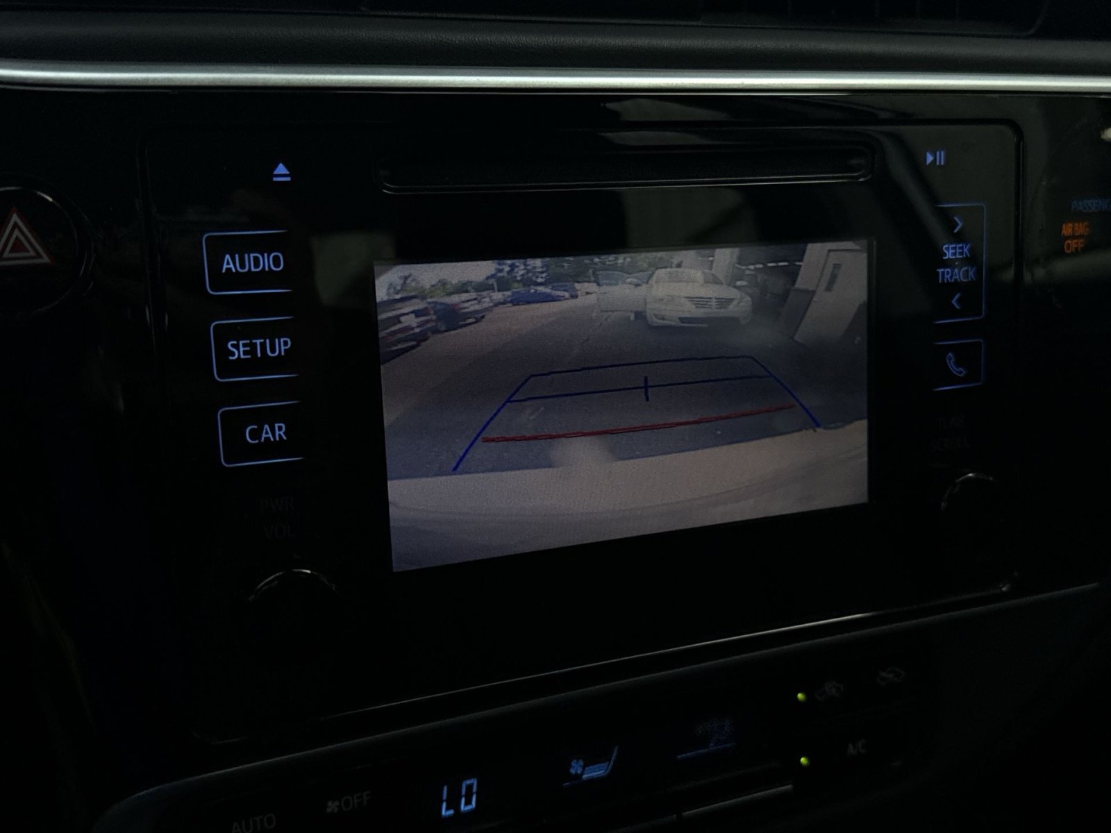Used 2018 Toyota Corolla LE FWD image 12