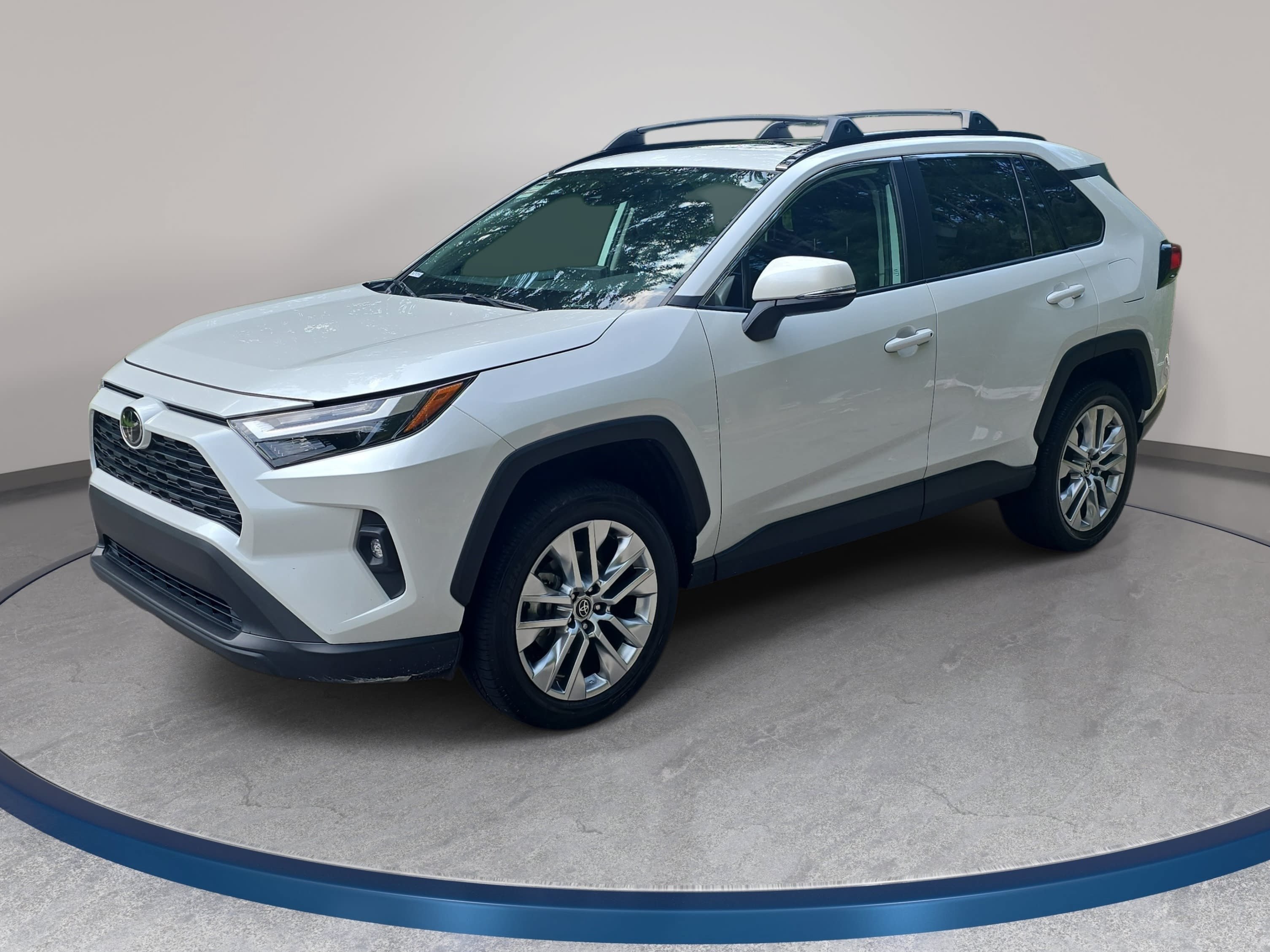 Used 2025 Toyota RAV4 XLE Premium FWD image 1