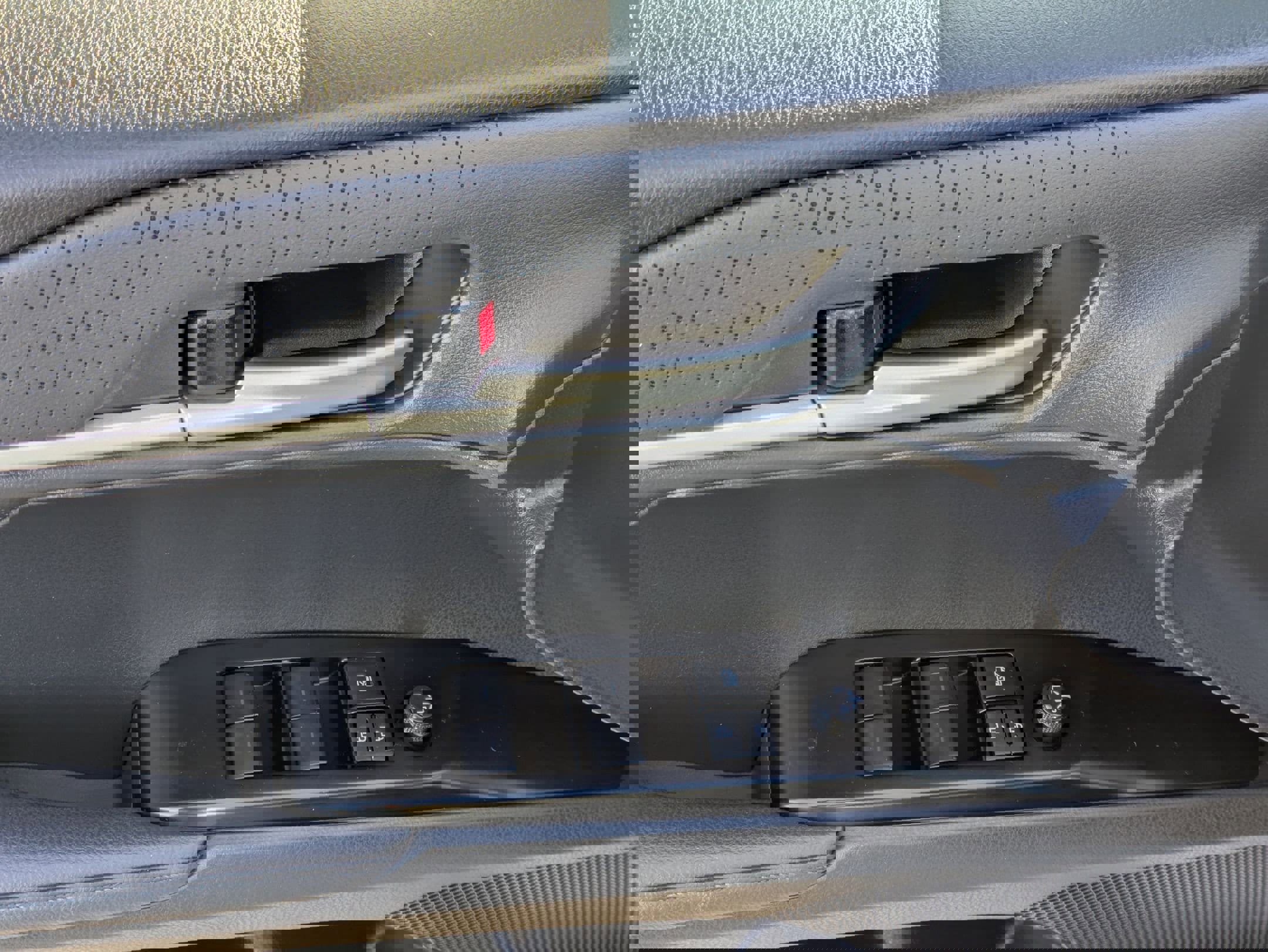 Used 2025 Toyota Camry image 12