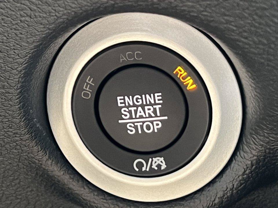 New 2027 Chrysler Pacifica Select AWD/4WD image 30