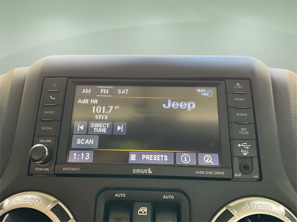 Used 2016 Jeep Wrangler Unlimited Sahara w/ Connectivity Group image 21