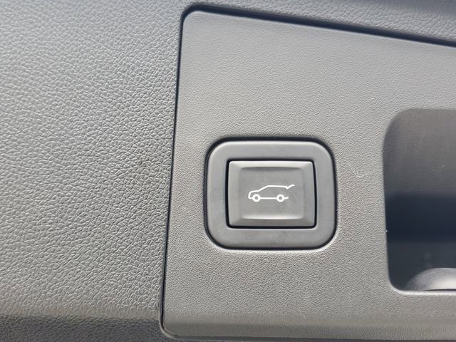 Used 2023 Cadillac XT4 Sport w/ LPO, Onyx Lite Package FWD image 11