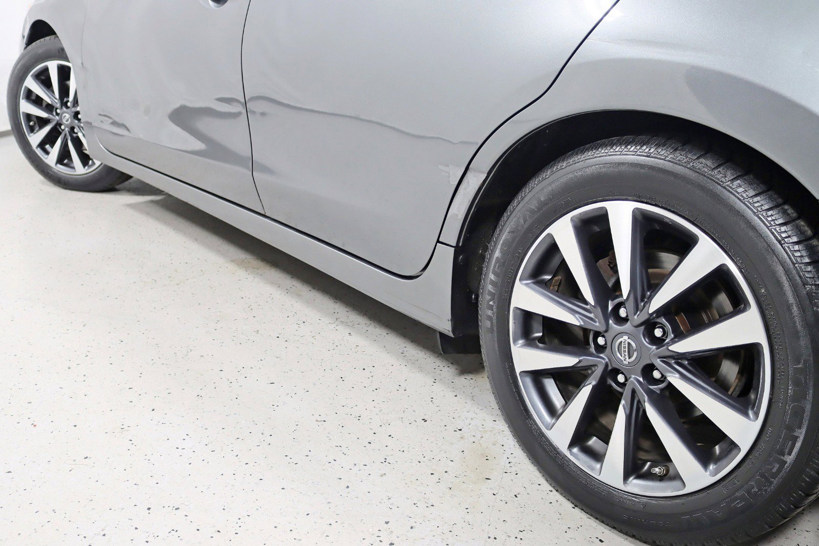 Used 2017 Nissan Altima 2.5 SL w/ Moonroof Package image 12