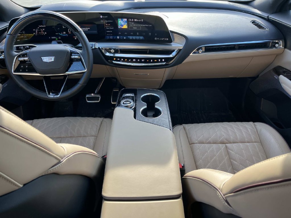 Certified 2026 Cadillac Lyriq Signature Luxury w/ Nappa Leather Package AWD/4WD image 11
