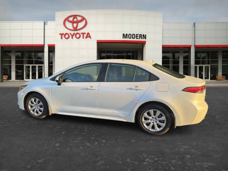 Used 2026 Toyota Corolla LE FWD image 8
