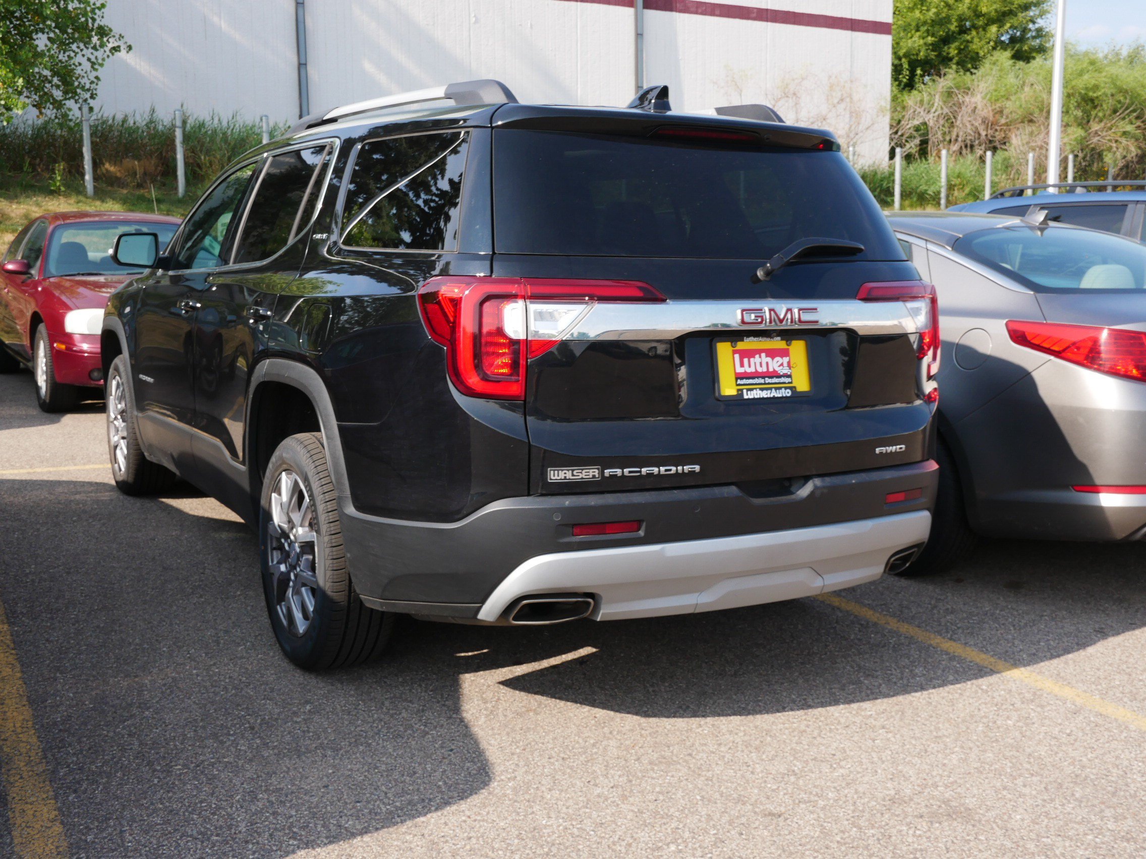 Used 2021 GMC Acadia SLT w/ Preferred Package AWD/4WD image 3