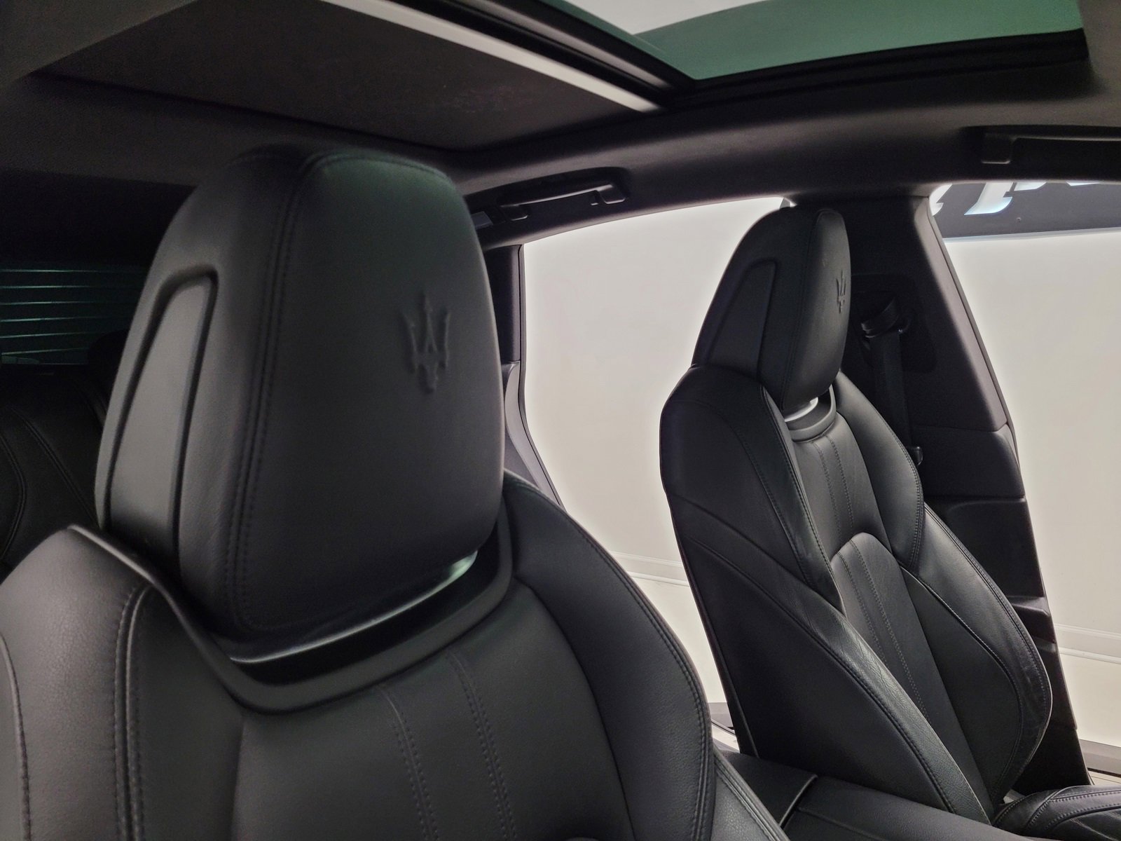 Used 2018 Maserati Levante GranSport image 42