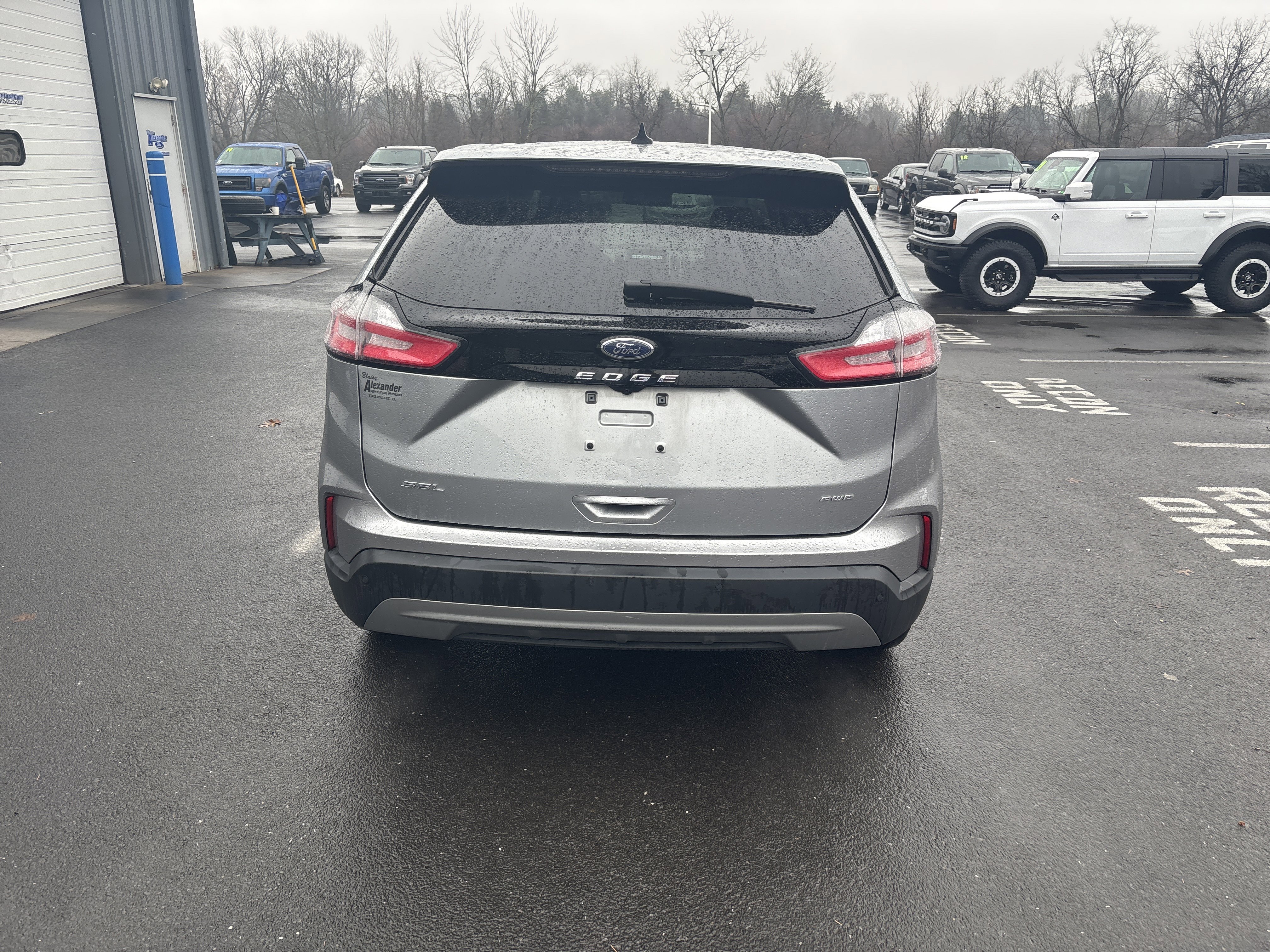 Used 2024 Ford Edge SEL image 4
