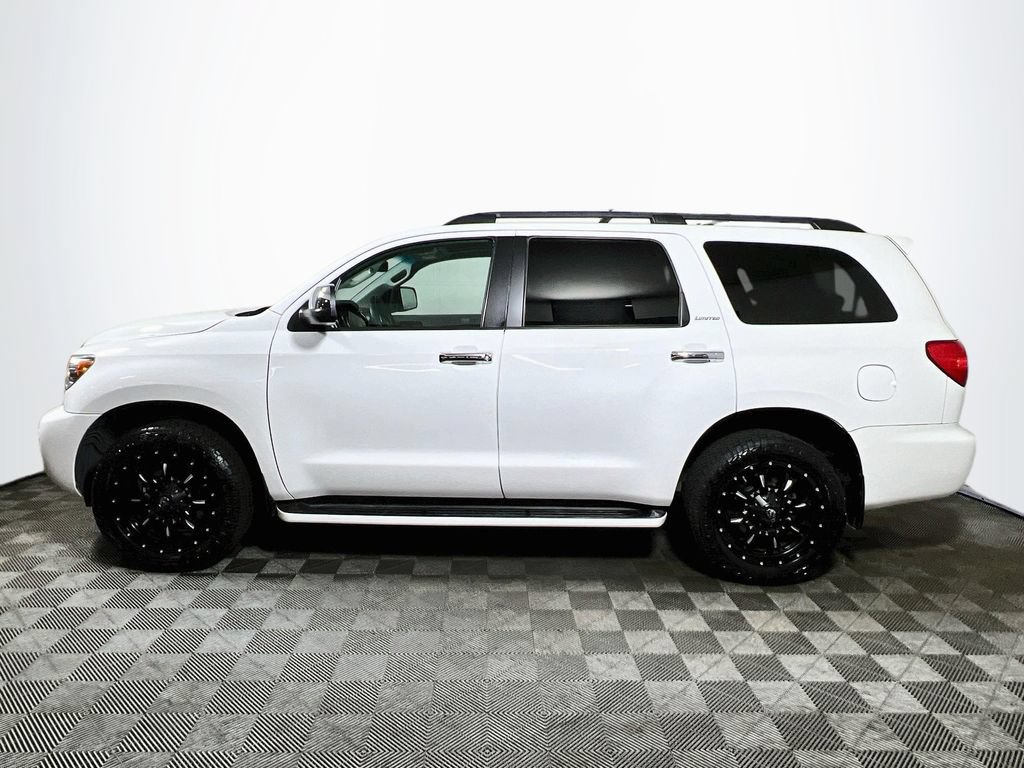 Used 2016 Toyota Sequoia Limited w/ Safety & Convenience Package AWD/4WD image 4