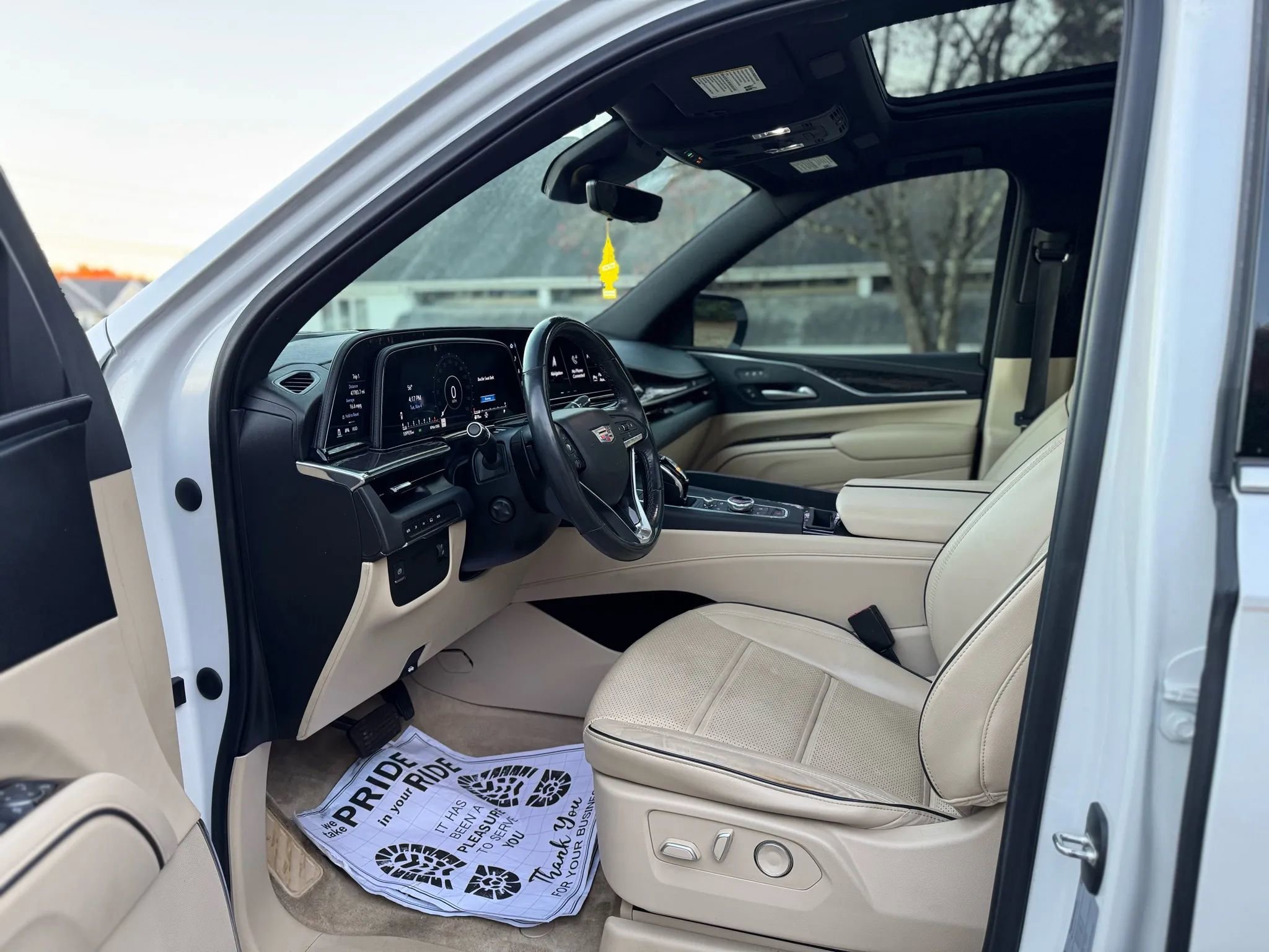 Used 2021 Cadillac Escalade ESV Premium Luxury image 12