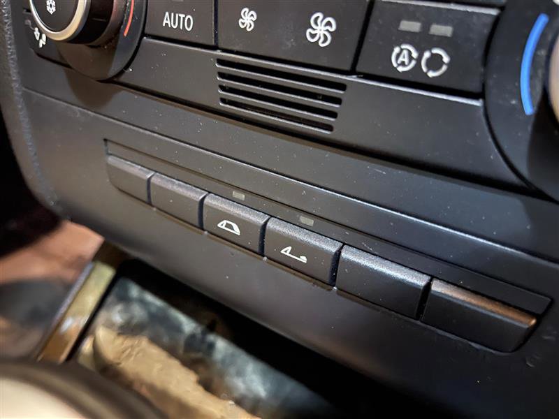 Used 2009 BMW 135i Convertible image 20