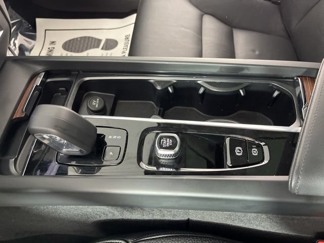 Used 2025 Volvo V60 B5 Cross Country Plus AWD/4WD image 28