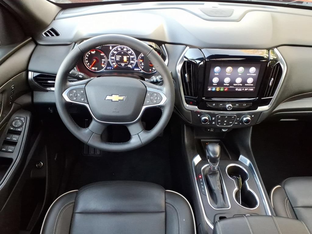 Certified 2022 Chevrolet Traverse Premier w/ LPO, Cargo Package AWD/4WD image 15