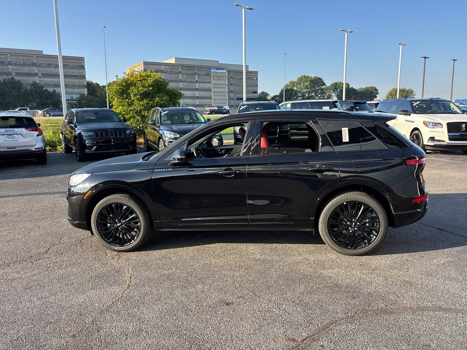 New 2026 Lincoln Corsair Reserve w/ Jet Appearance Package image 4
