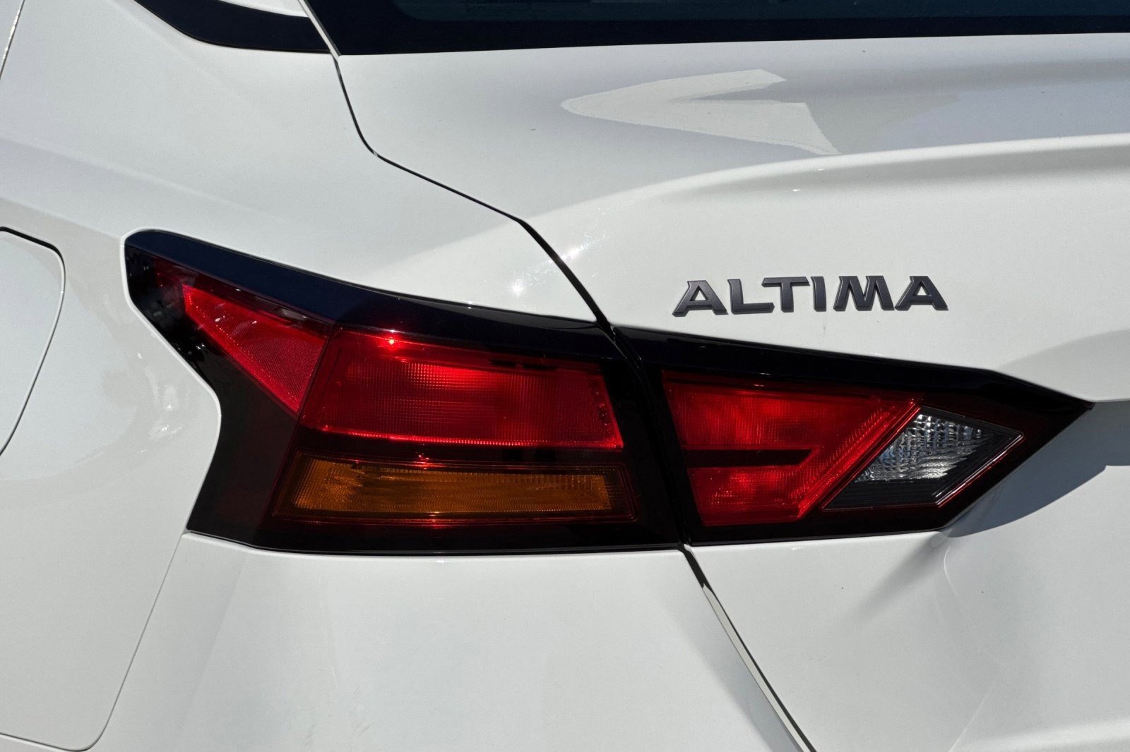 Used 2025 Nissan Altima 2.5 SV image 12