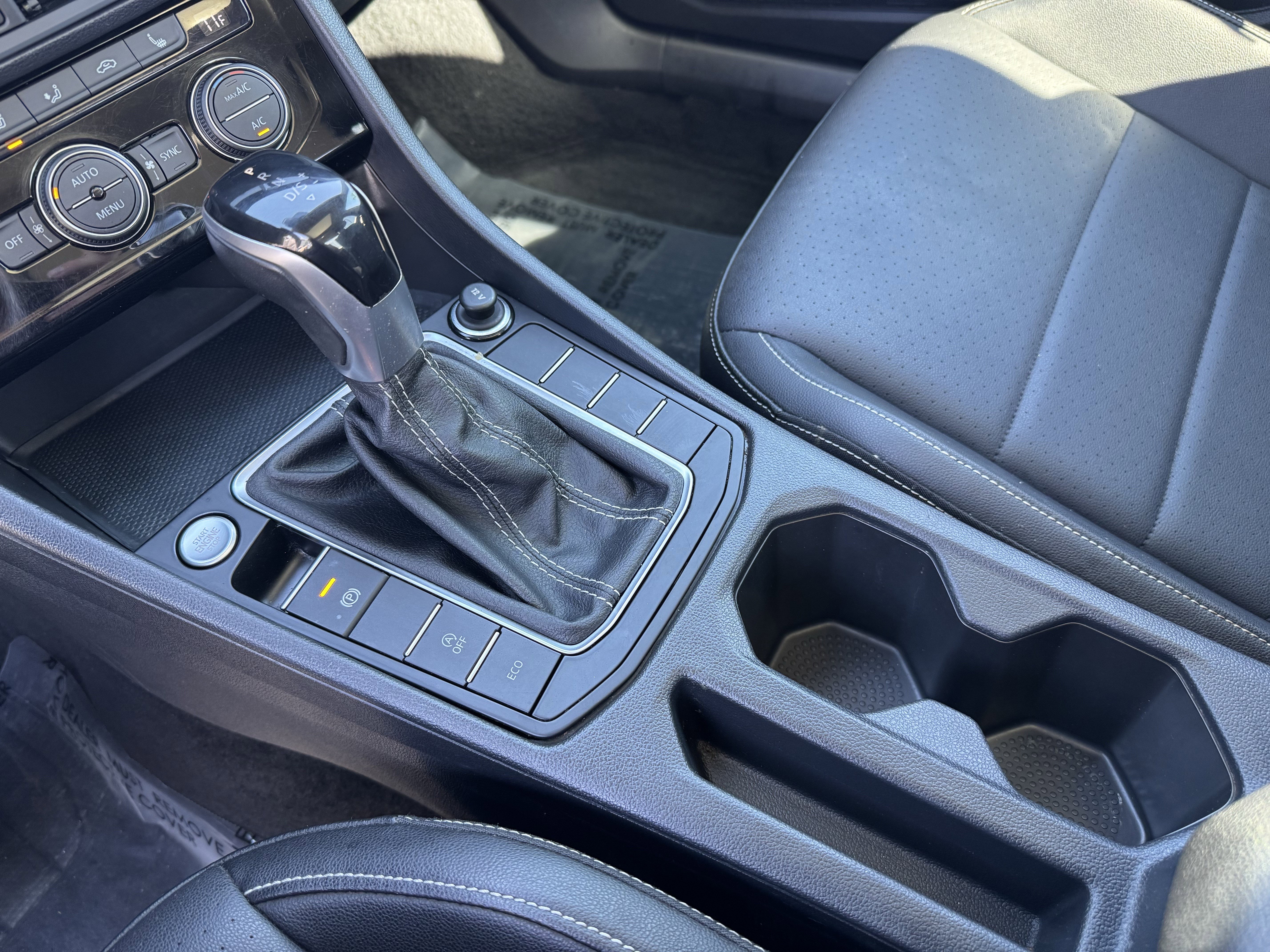 Used 2022 Volkswagen Jetta SE w/ Panoramic Sunroof Package image 28