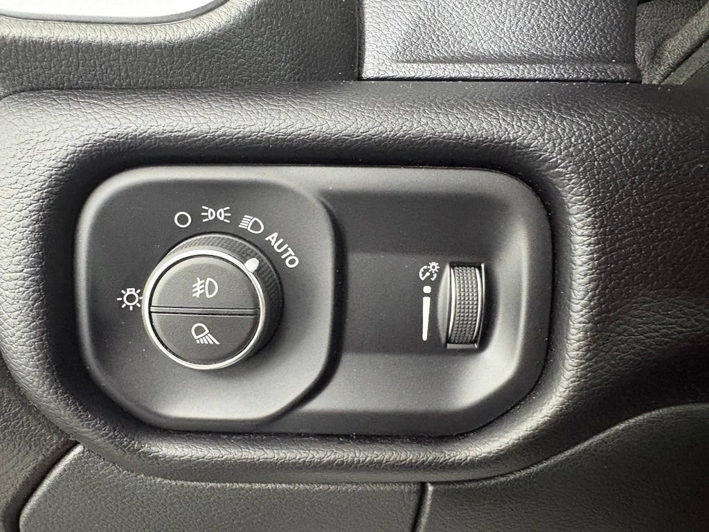 Used 2024 RAM 3500 Big Horn AWD/4WD image 14