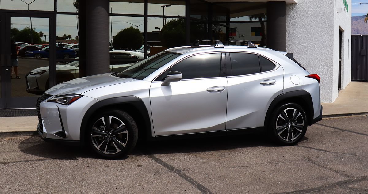 Used 2019 Lexus UX 200 w/ Premium Package FWD image 4