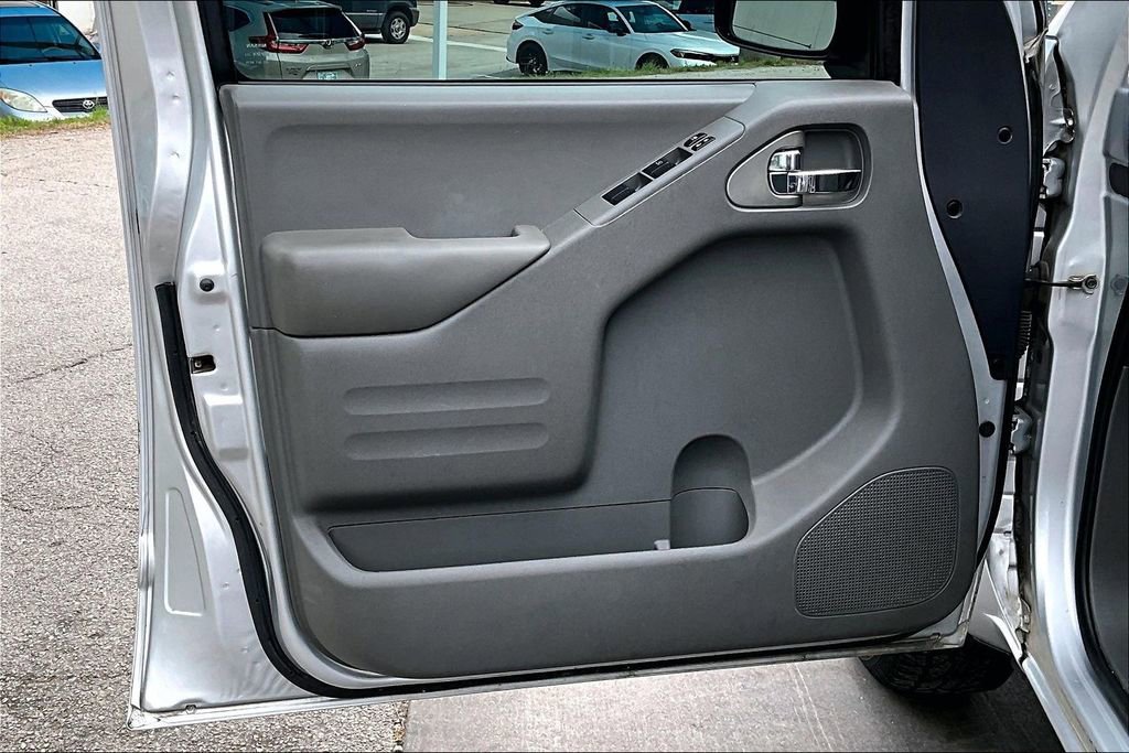 Used 2018 Nissan Frontier SV image 20