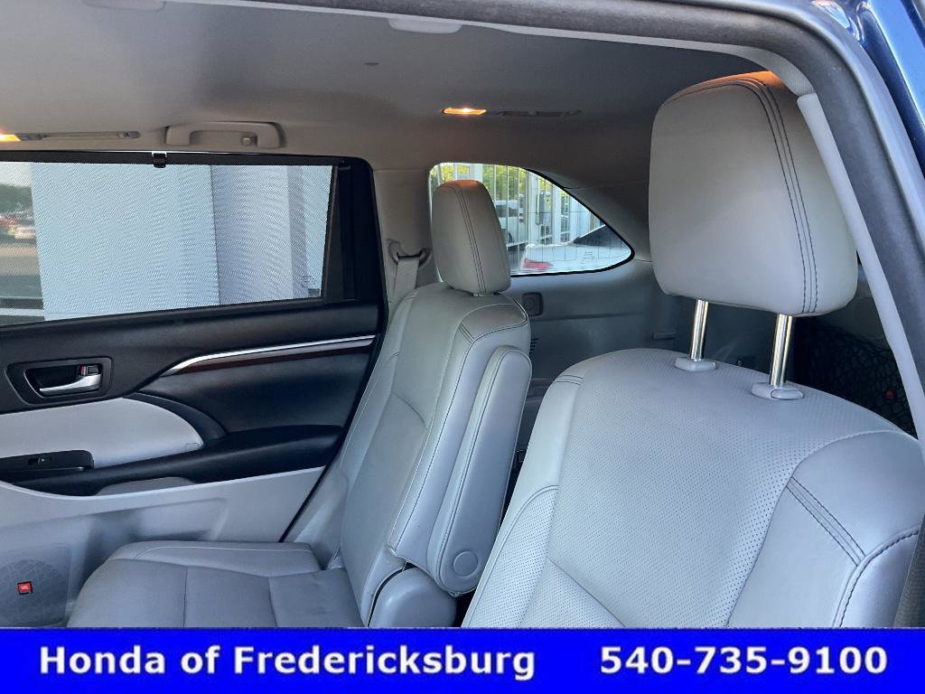 Used 2015 Toyota Highlander Limited AWD/4WD image 27
