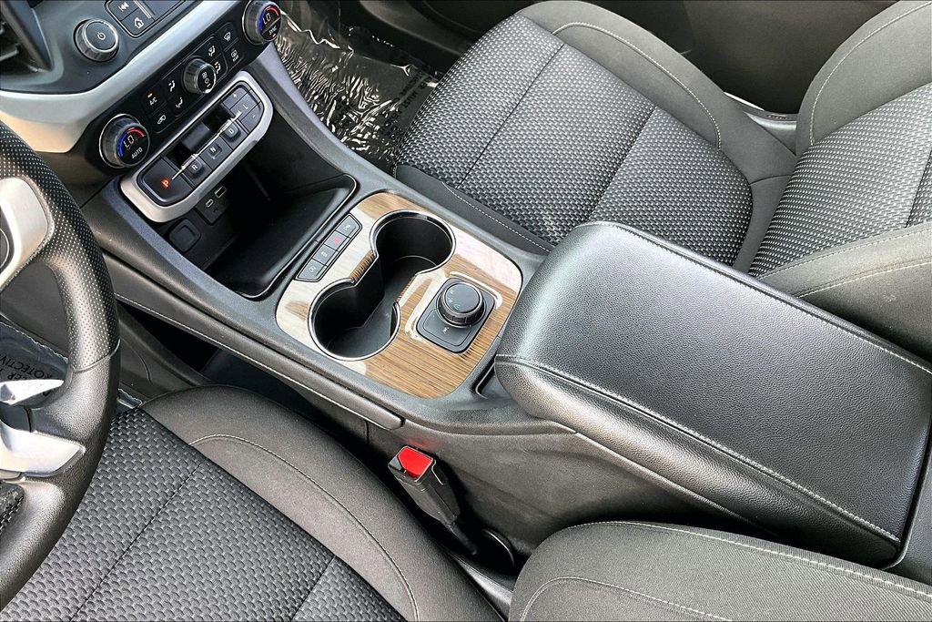 Used 2023 GMC Acadia SLE image 15