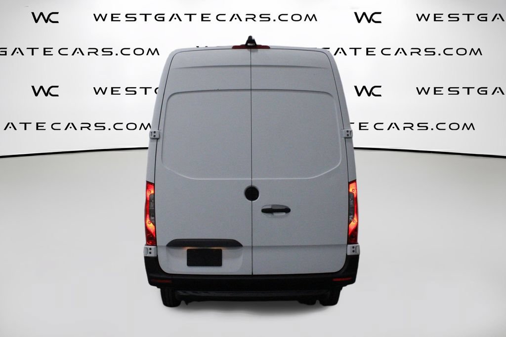 Used 2019 Mercedes-Benz Sprinter 170 Cargo image 4