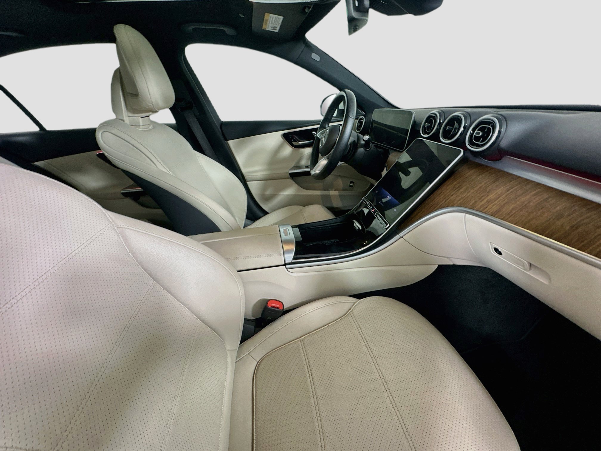 Used 2025 Mercedes-Benz C 300 Sedan image 31