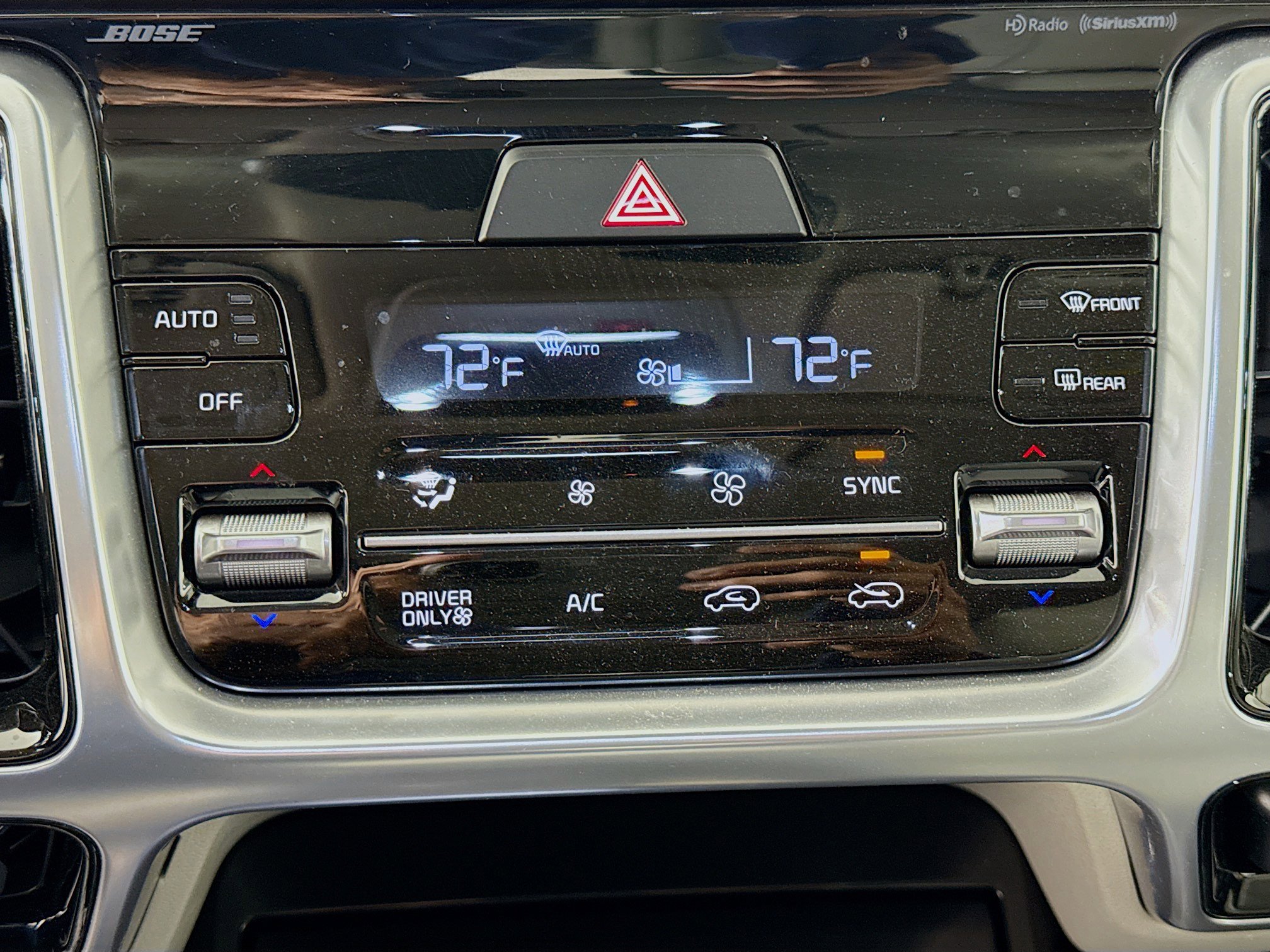 Used 2022 Kia Sorento SX Prestige w/ Panoramic Sunroof Package image 16