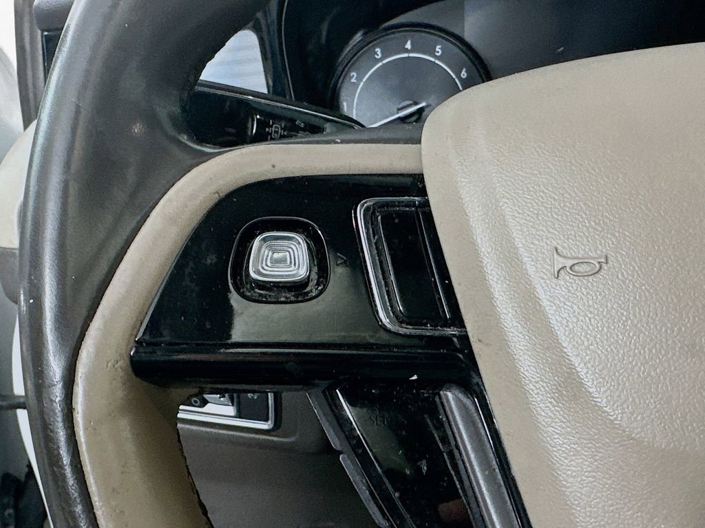 Used 2021 Lincoln Corsair FWD image 24