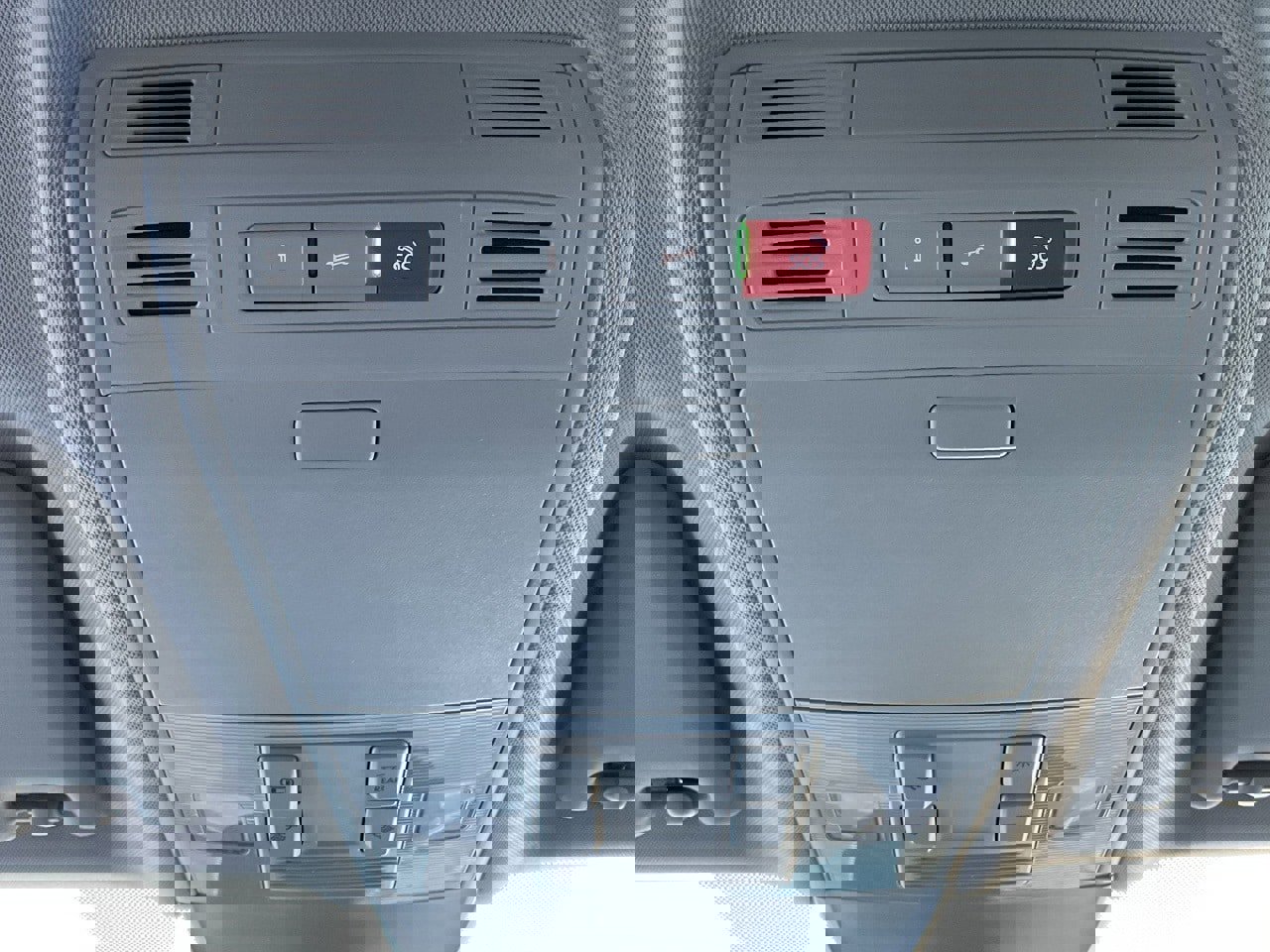 Used 2025 Volkswagen Taos SE image 29