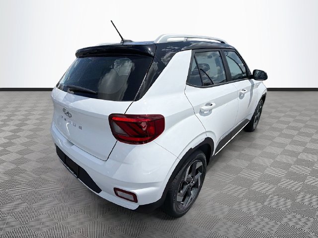 New 2026 Hyundai Venue SEL FWD image 7