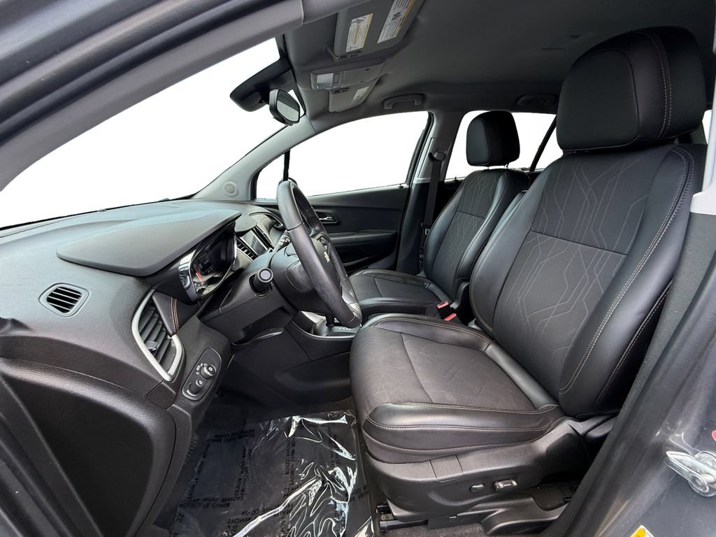 Used 2020 Chevrolet Trax LT w/ Driver Confidence Package FWD image 9