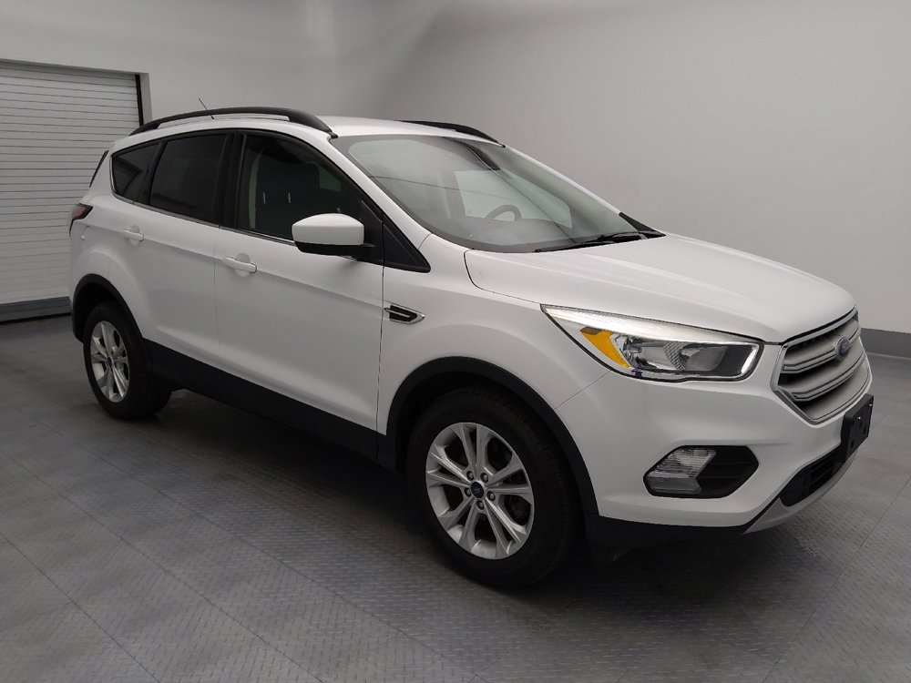 Used 2018 Ford Escape SE w/ Ford Safe & Smart Package FWD image 11