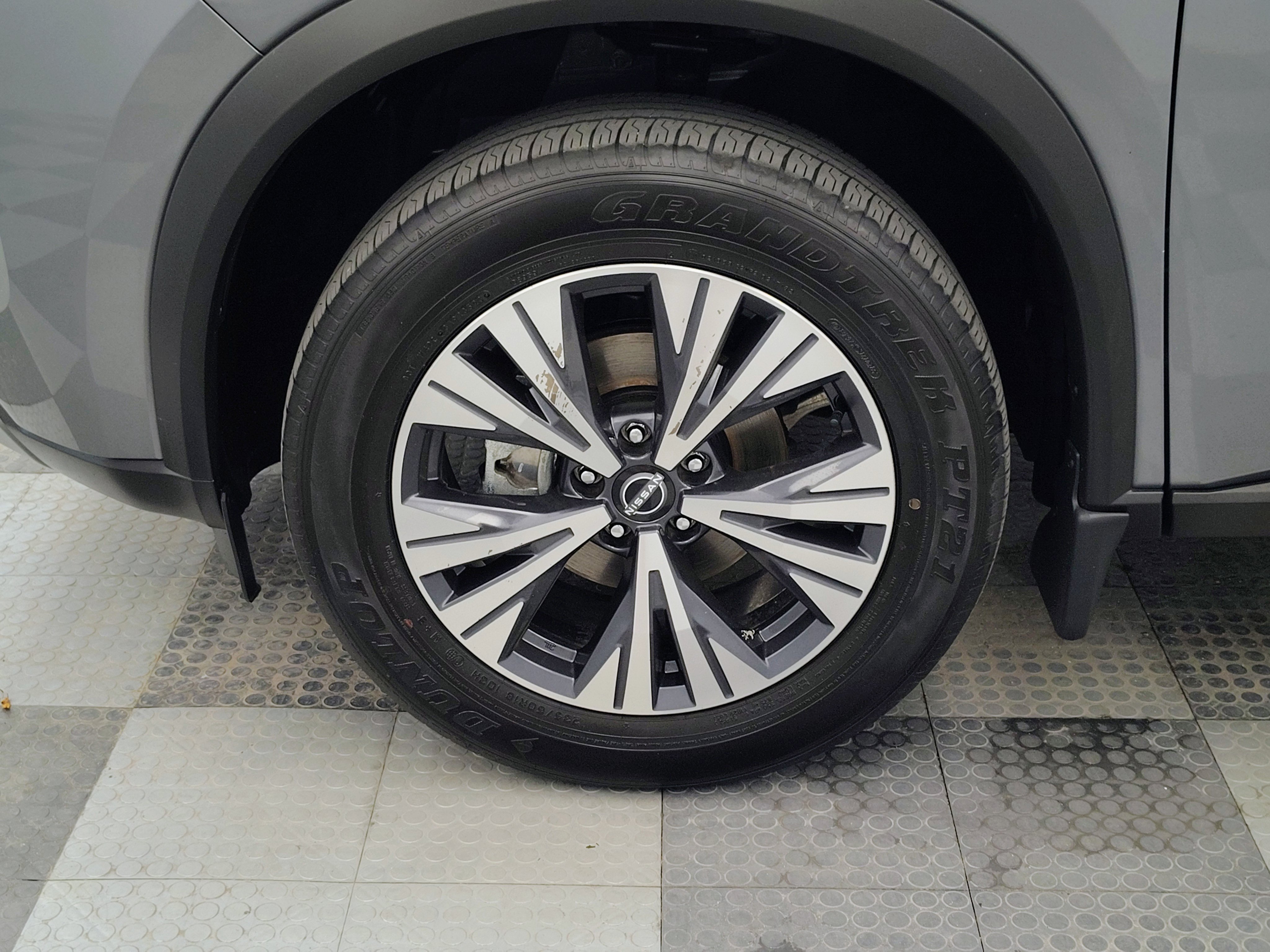 Used 2023 Nissan Rogue SV AWD/4WD image 13