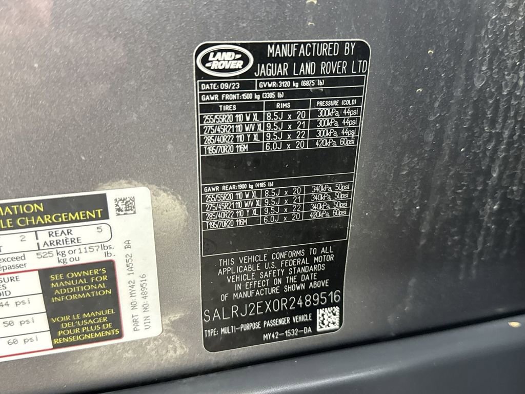 Used 2024 Land Rover Discovery S image 35