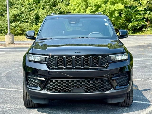 Used 2023 Jeep Grand Cherokee Altitude RWD image 12