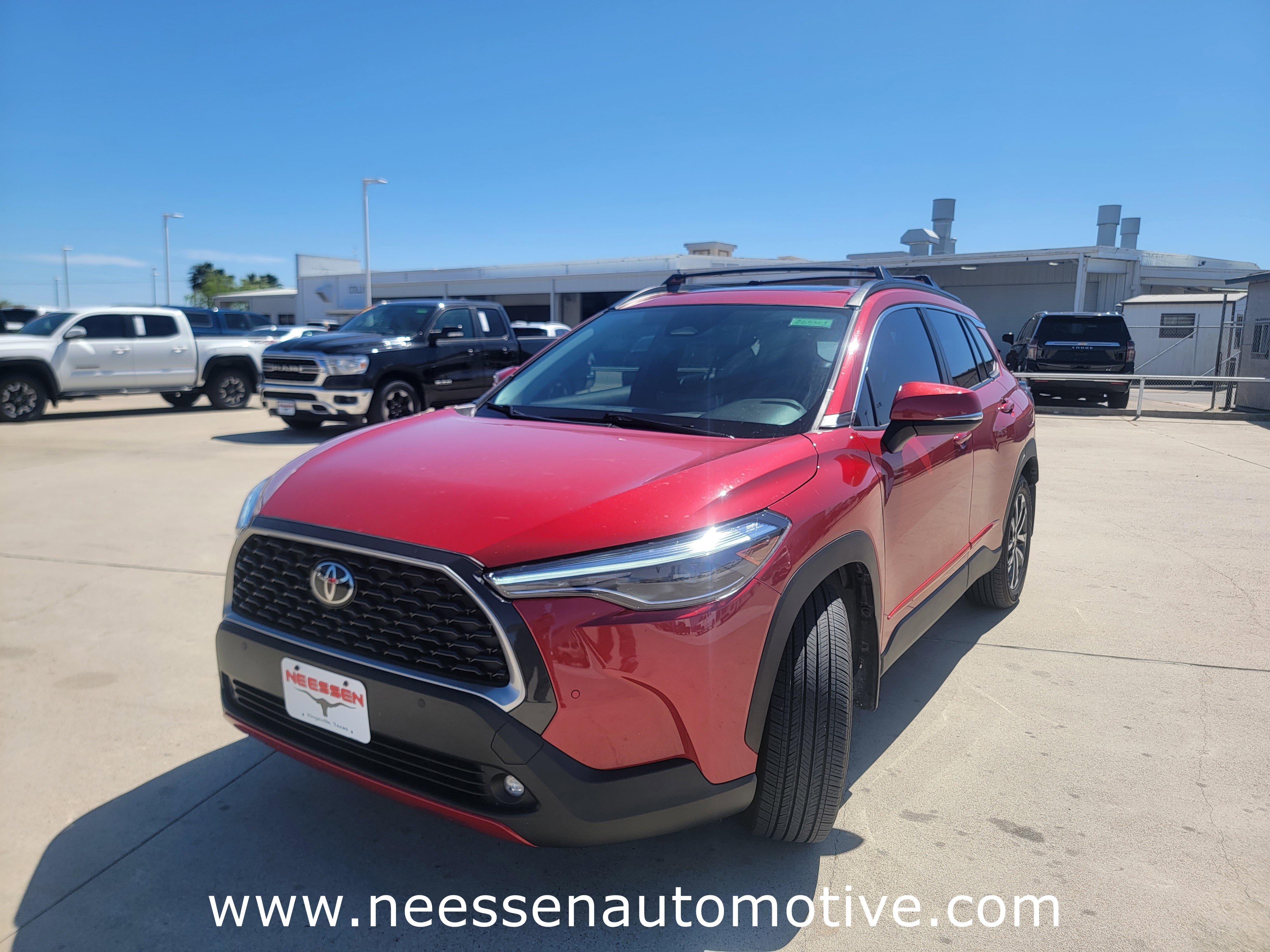 Used 2024 Toyota Corolla Cross XLE w/ Convenience Package image 3