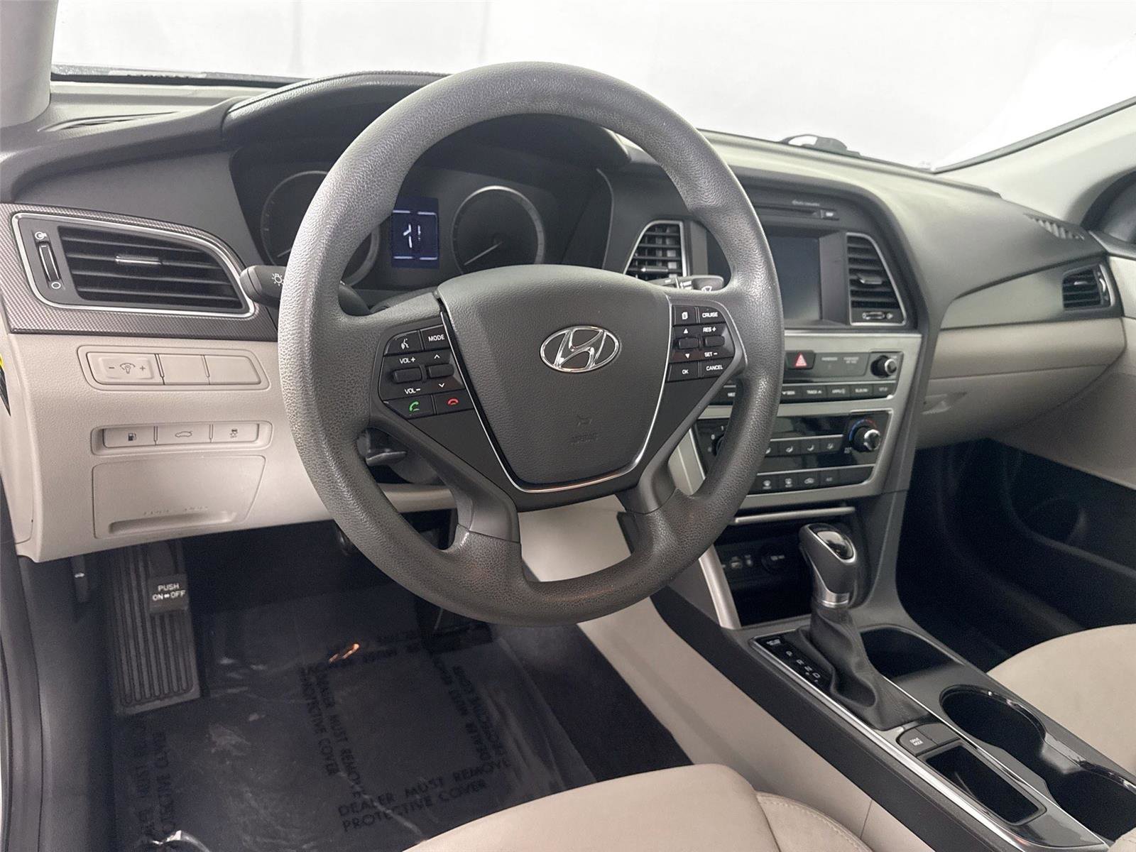Used 2017 Hyundai Sonata Sport FWD image 4