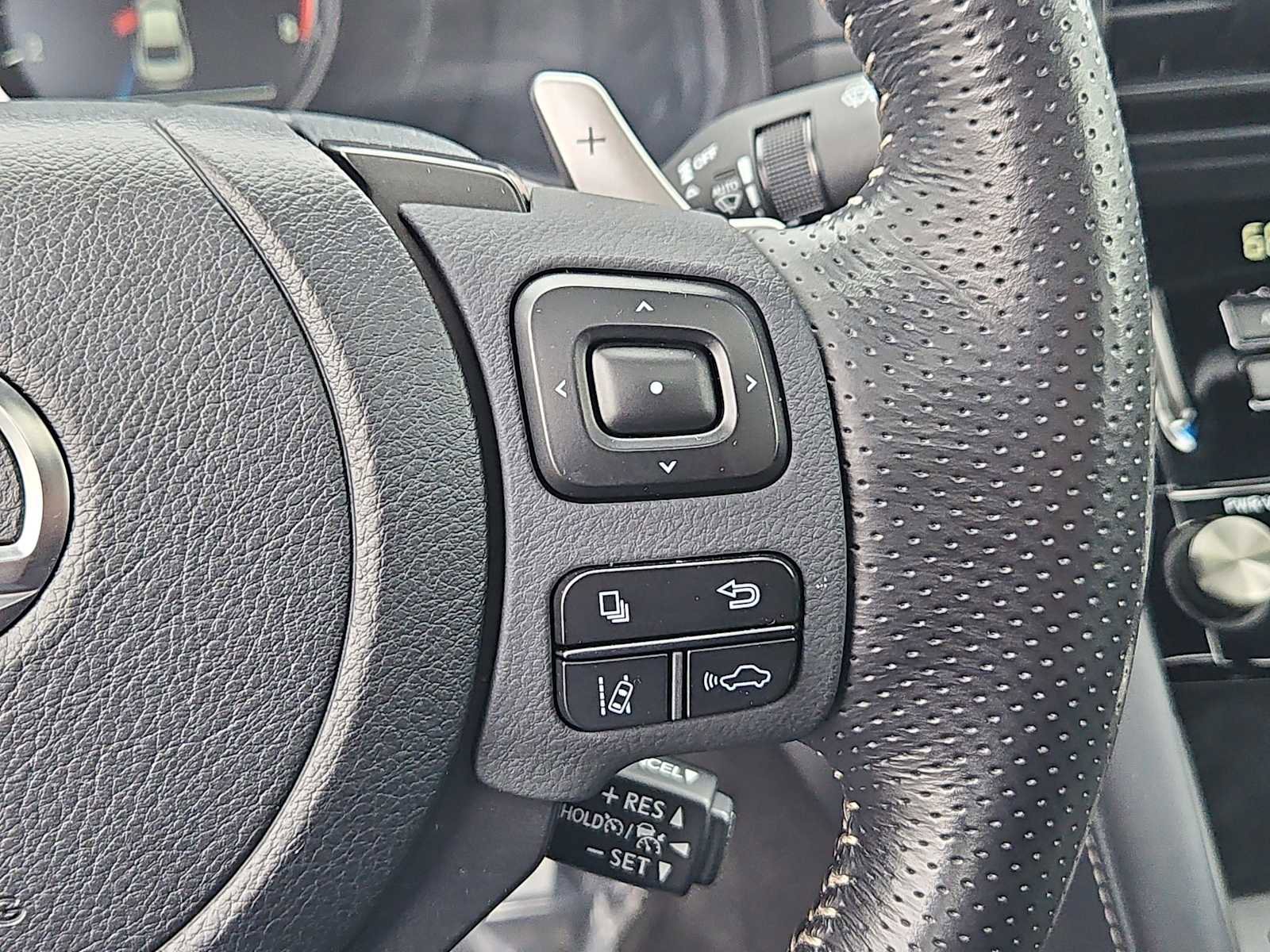 Used 2023 Lexus IS 350 F Sport w/ Memory Package image 25